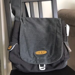 Keen Oswego messenger bag